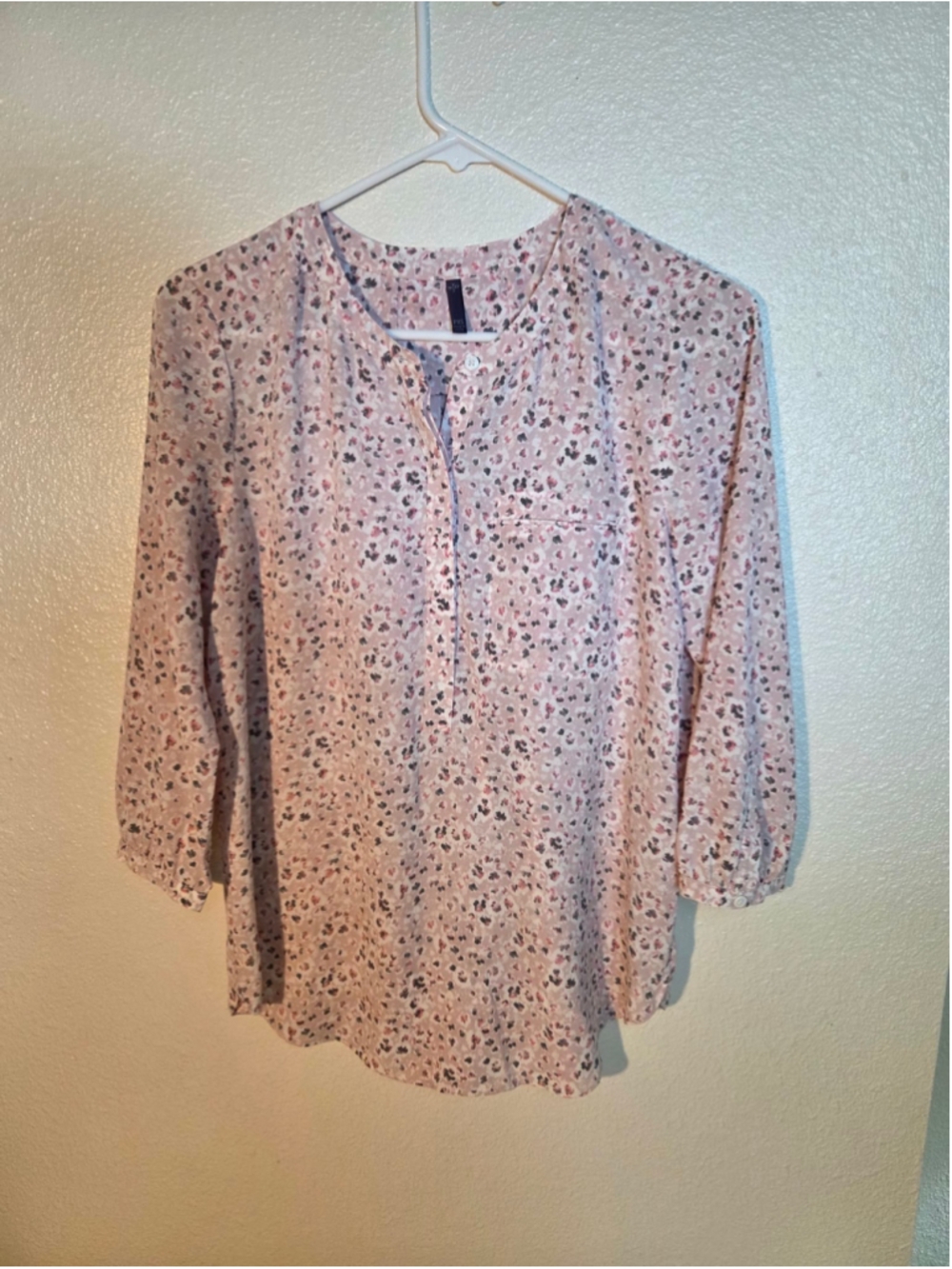 NYDJ Women’s Floral Henley Blouse 3/4 Sleeve Light Pink Petite XS W-153